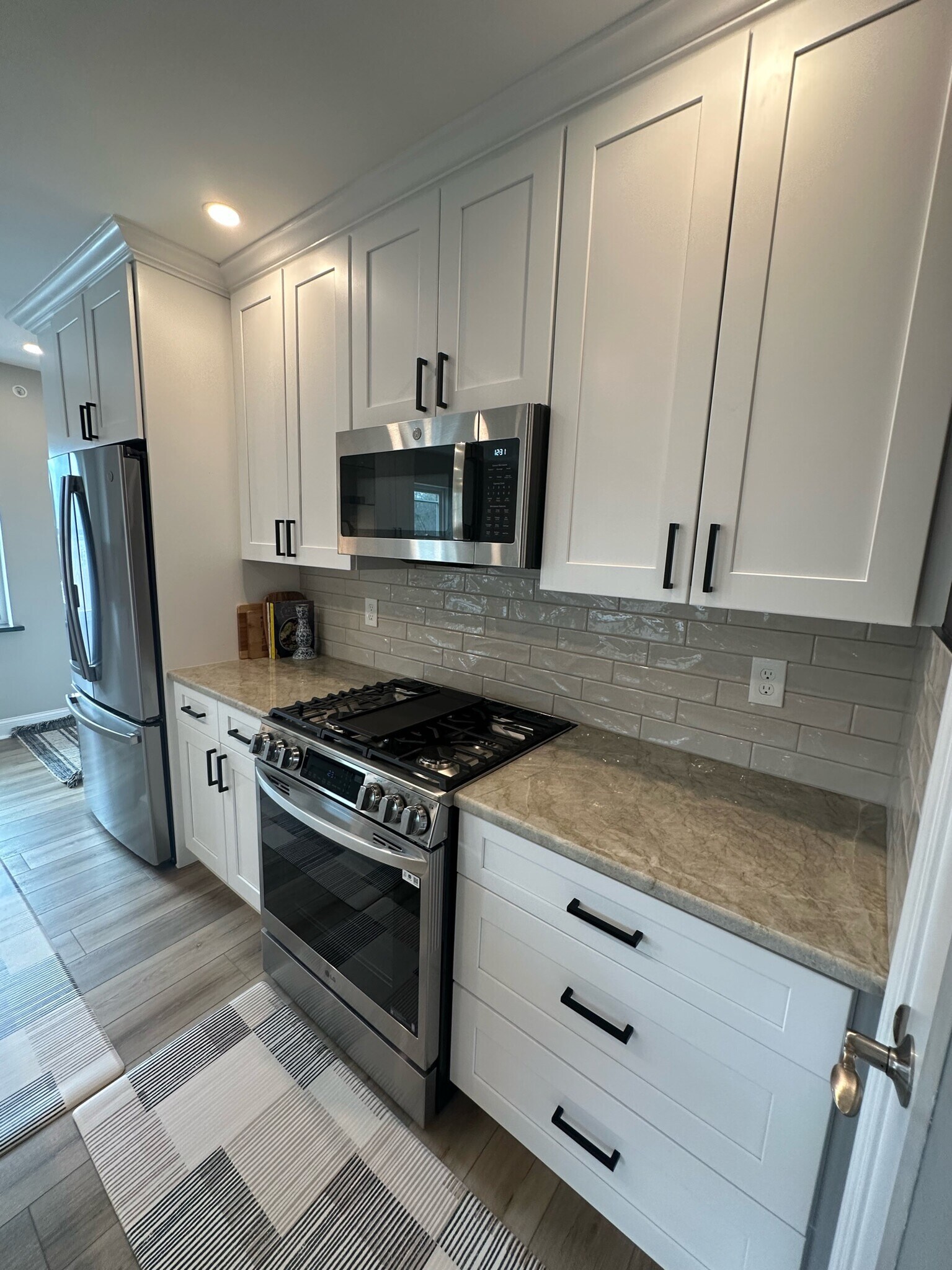 Building Photo - 15 Morton Ave