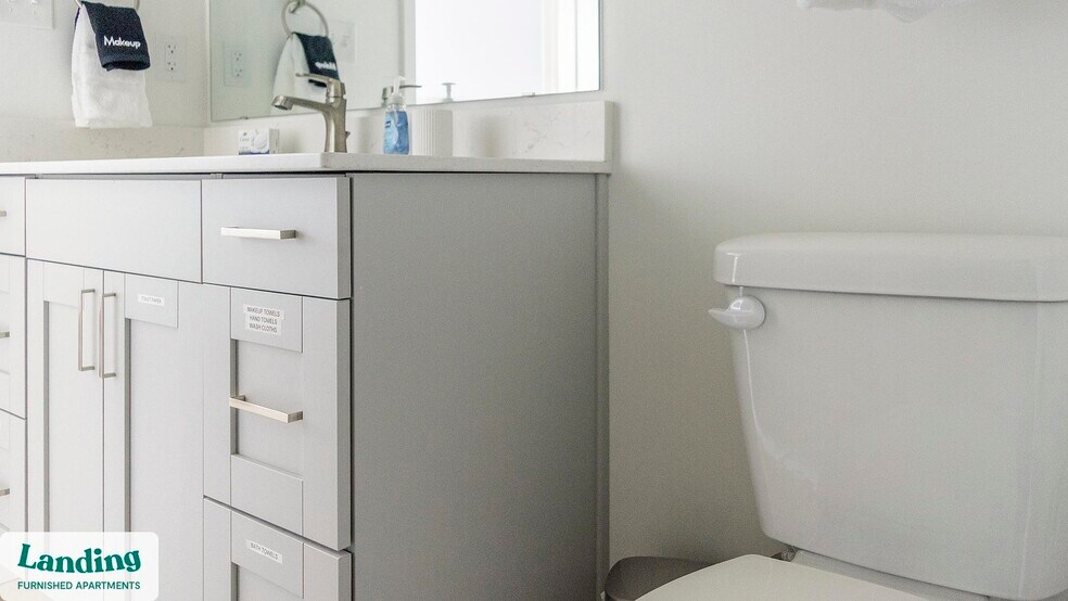 Building Photo - 650 N Main St