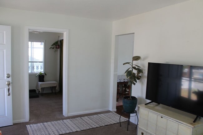 Building Photo - Morro Bay Home
