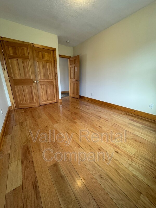 Building Photo - 46 Old Amherst Rd