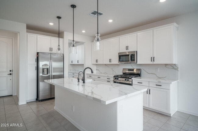 Building Photo - 20607 W Rancho Dr