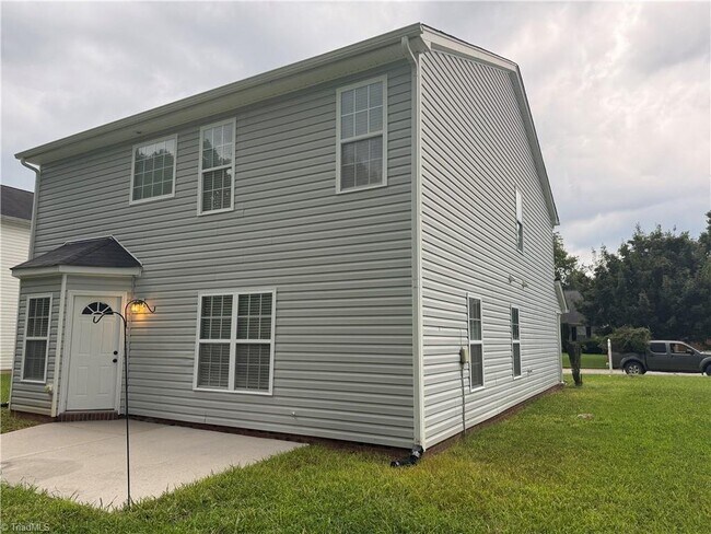 Building Photo - 157 Dunbarton Ct