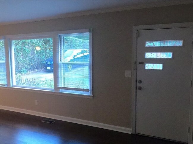 Building Photo - 817 Gertrude Pl NW