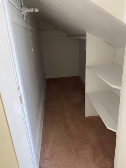 Building Photo - 18 Clearview Ave