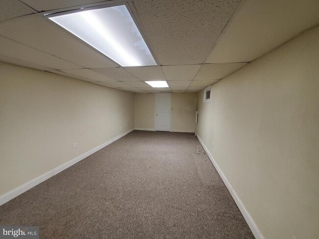 Building Photo - 5440 Ridge Ave