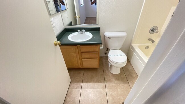 Building Photo - Cozy 3 bedroom home in Surprise!