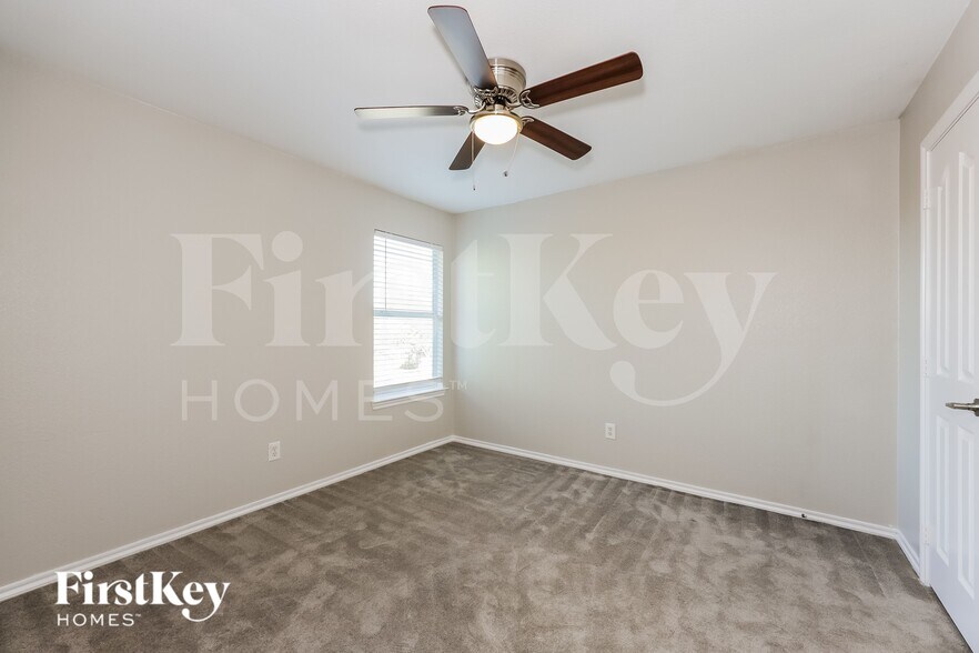 Building Photo - 7060 Chapelridge Dr