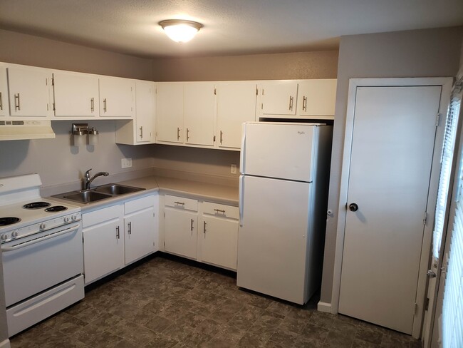 Building Photo - Parsons Apartments