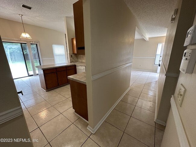 Building Photo - 1127 Cove Landing Dr