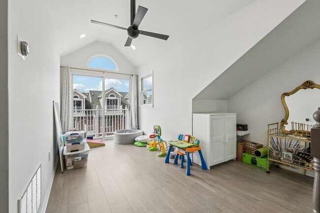 Building Photo - 458 Buffalo Ct