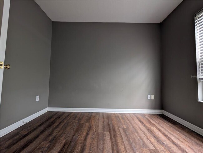 Building Photo - 138 SW Gremlin Way