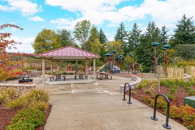 Building Photo - Elegant 4 Bedroom| 2.5 Bathroom Tigard Hom...