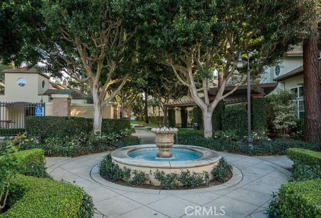 Building Photo - 17 Auvergne