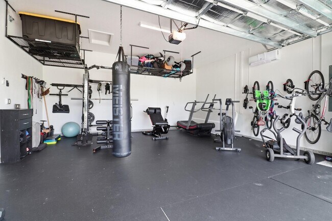 Building Photo - 655 Hookline Cir