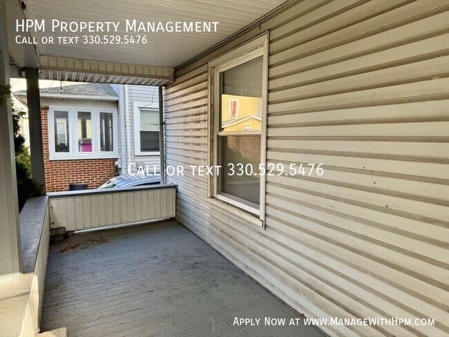 Building Photo - 212 Dryden Ave SW