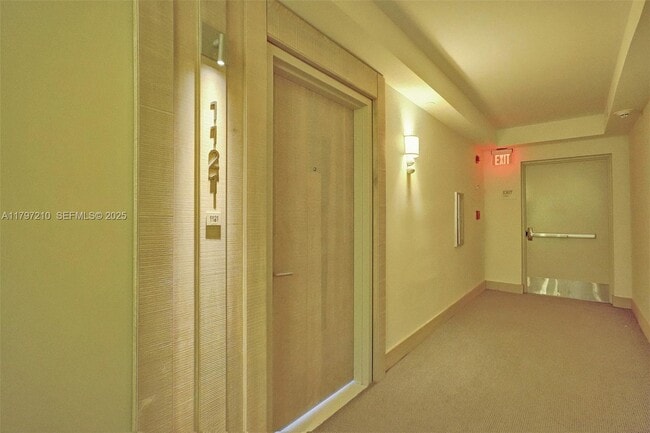 Building Photo - 102 NE 24th St