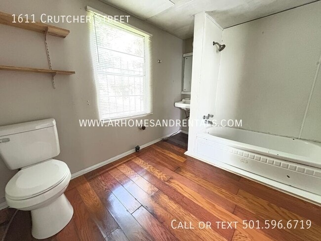 Building Photo - 1611 Crutcher St