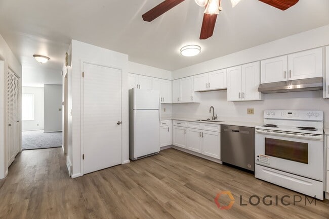 Building Photo - 2010 S 2600 E