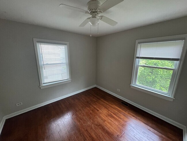 Building Photo - One Story House off Thomas Road