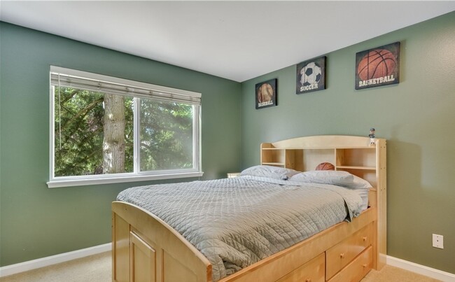 Building Photo - Lovely 2 bed Kirkland home