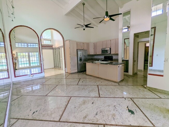 Building Photo - Kalama valley single level 4 bedroom home ...