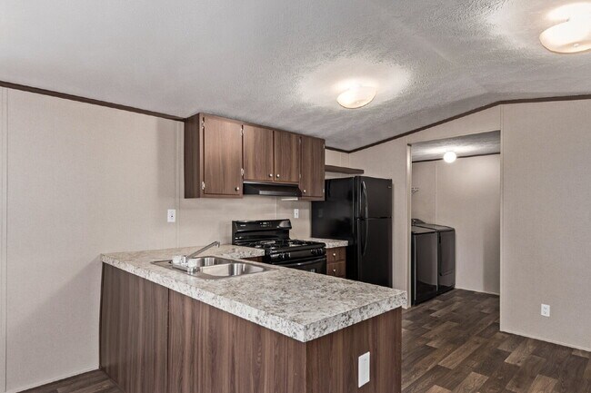 Building Photo - 2 bedroom - 4th st