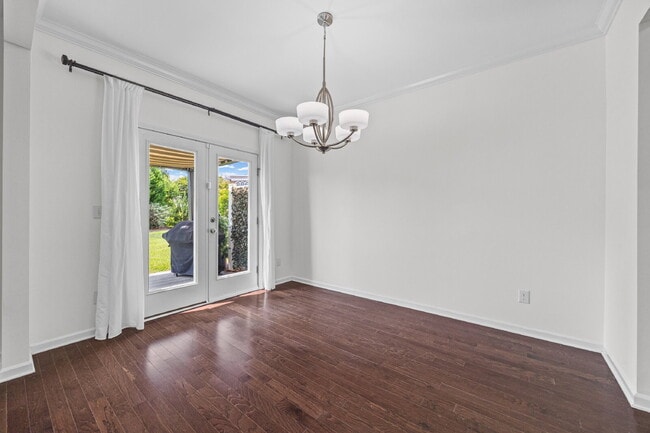 Building Photo - "Spacious 3-Bedroom Townhome with Fireplace, Pergola & Community Pool on Summerlake Drive!"