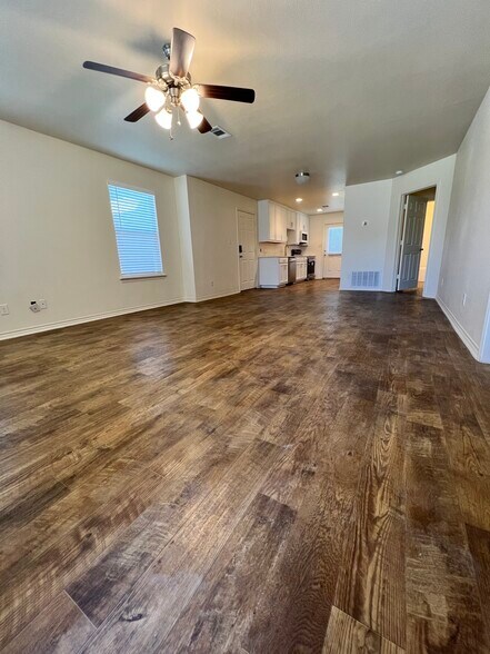 Building Photo - 5628 Humbert Ave