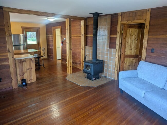 Building Photo - 1030 Fairmount Rd