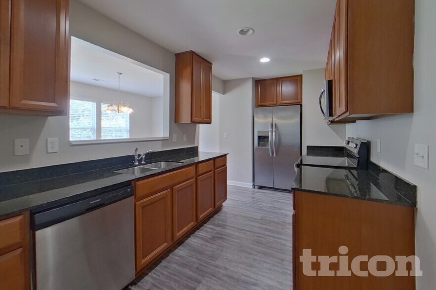 Building Photo - 304 Longfellows Ln