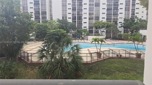 Building Photo - 17011 N Bay Rd