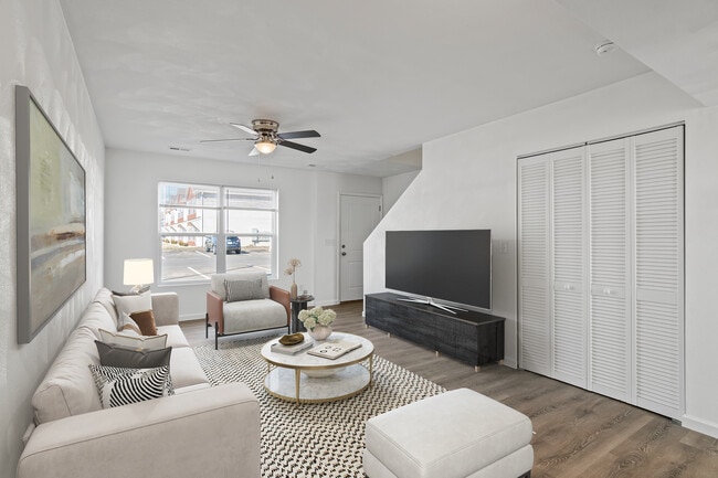 Building Photo - Falcon Place Townhomes