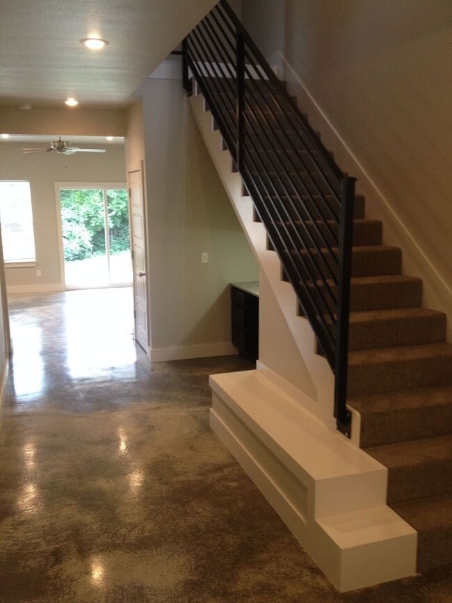 Building Photo - Wildwood 2