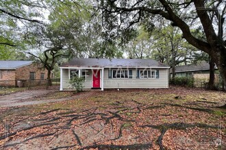 Building Photo - 3 Bedroom/1 Bathroom House in Mobile!