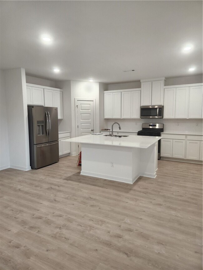 Building Photo - 4008 Aryana Ave