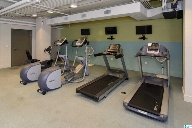 Building Photo - 350 19th St S