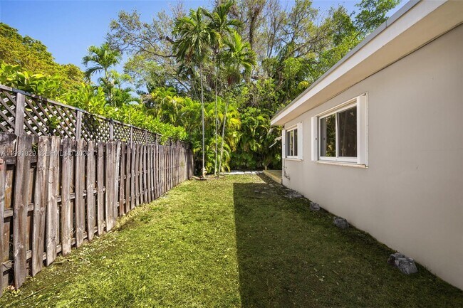 Building Photo - 2431 Overbrook St