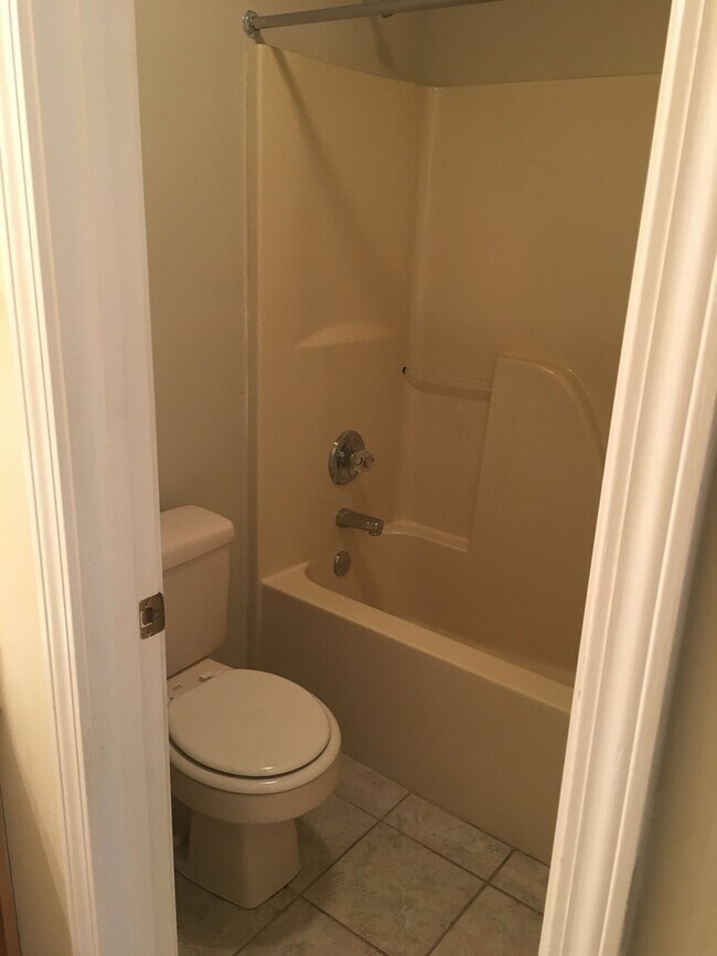 Building Photo - Three Bedroom on Veterans Available This F...
