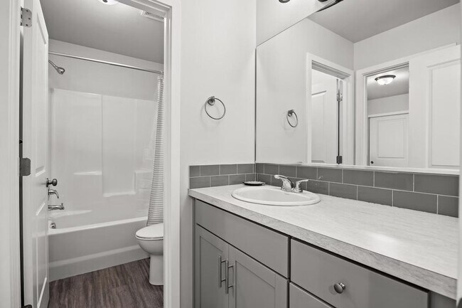 Building Photo - 5324 Remington Dr