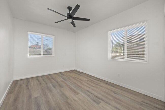 Building Photo - Private pool oasis!