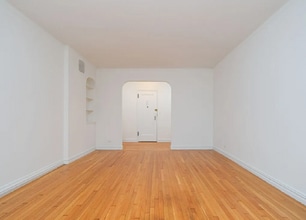 Building Photo - Charming Studio 1-Bedroom Apartment