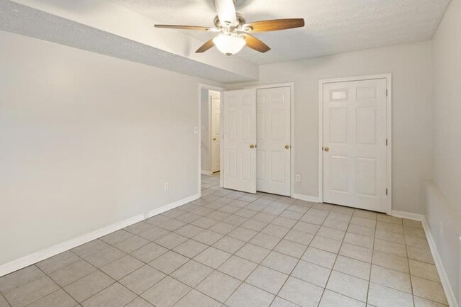 Building Photo - 359 Montgomery Cir