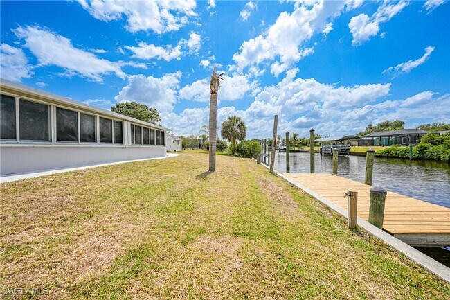 Building Photo - 27385 Voyageur Dr