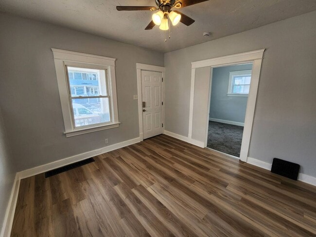 Building Photo - 12709 Parkhill Ave