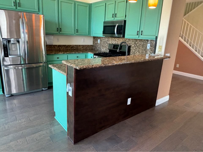 Building Photo - 11595 Compass Point Dr N