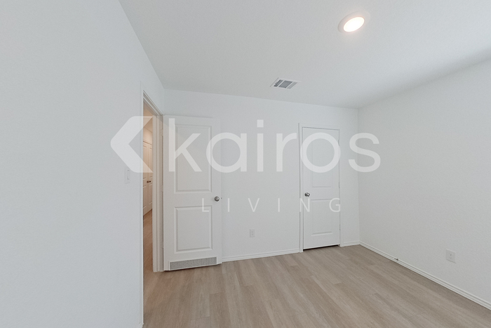 Building Photo - 4105 Waterfall Cv