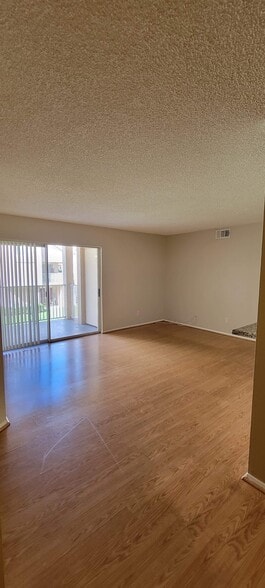 Living area - 10450 SW 157th Ct