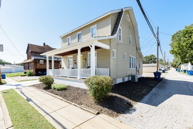 Building Photo - 1509 Clark St