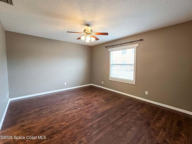 Building Photo - 1015 Venetian Dr