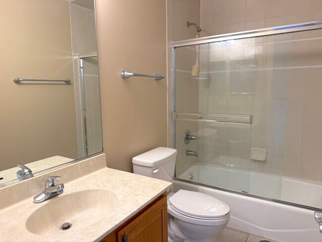 Building Photo - 3257 Cool Springs Ct